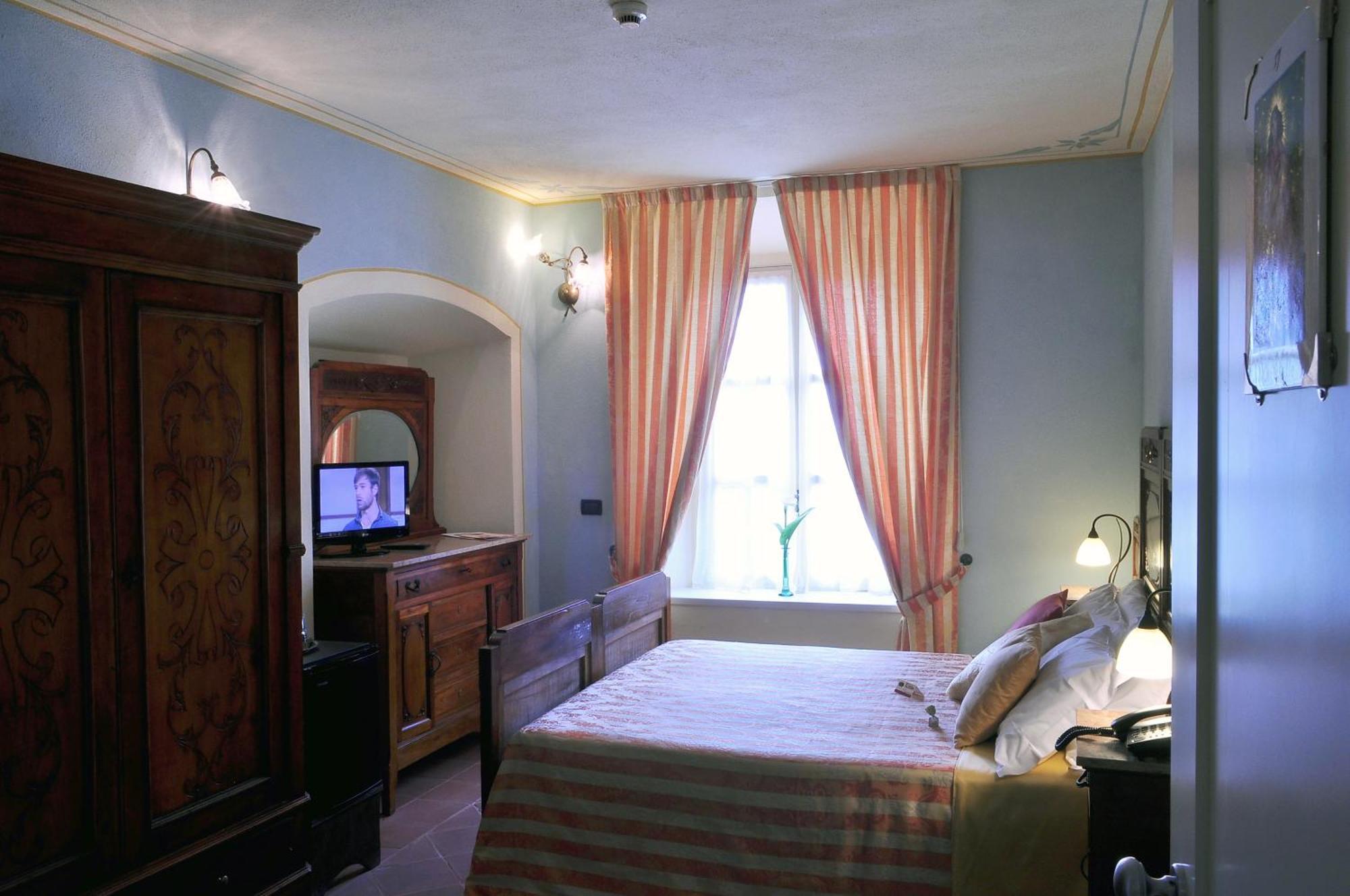 La Foresteria Del Castello - Wellness Hotel In Dimora Storica CastellʼAlfero Zimmer foto