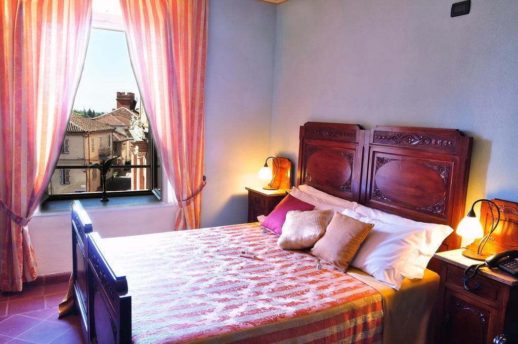 La Foresteria Del Castello - Wellness Hotel In Dimora Storica CastellʼAlfero Zimmer foto